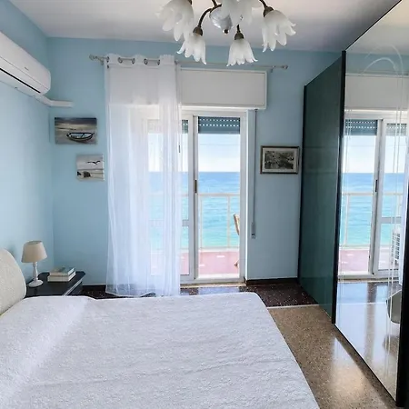 Lägenhet -luxury Sea View Apartment- Beachfront Escape Savona