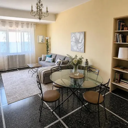 -luxury Sea View Apartment- Beachfront Escape * Savona