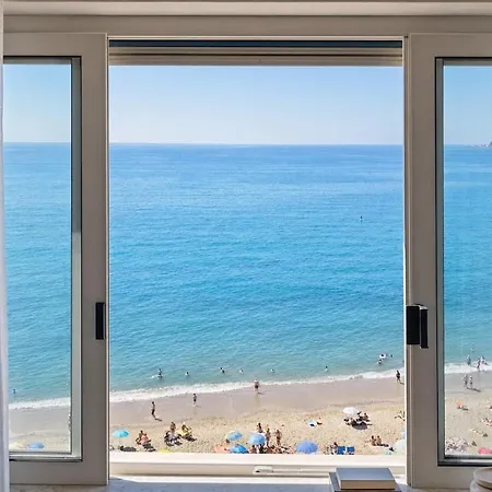-luxury Sea View Apartment- Beachfront Escape